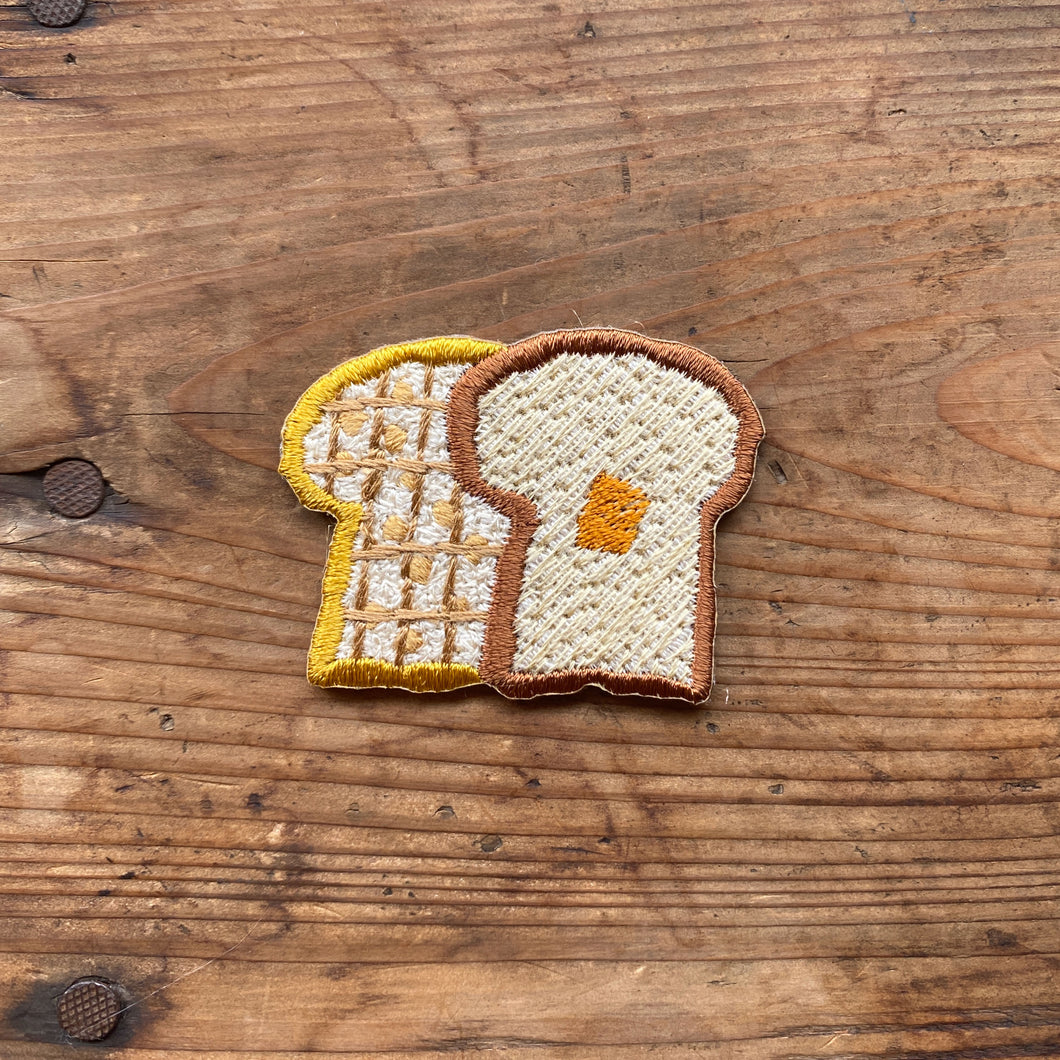 刺繍ワッペン　食パン2枚